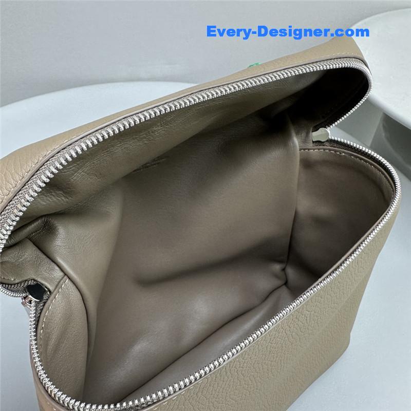 L0r0 P1ana extra pocket backpack