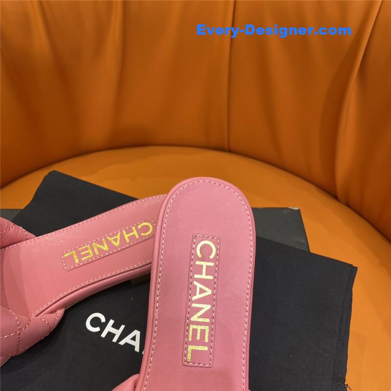 CC embroidered logo slippers