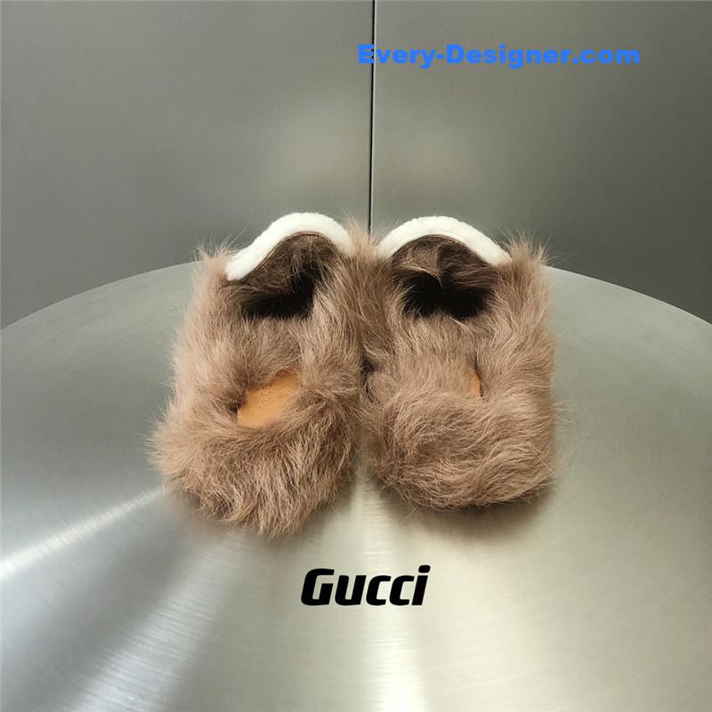 Gvc*1 fur slippers