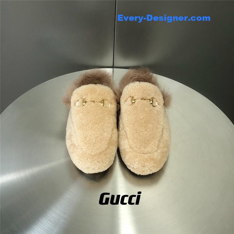 Gvc*1 fur slippers
