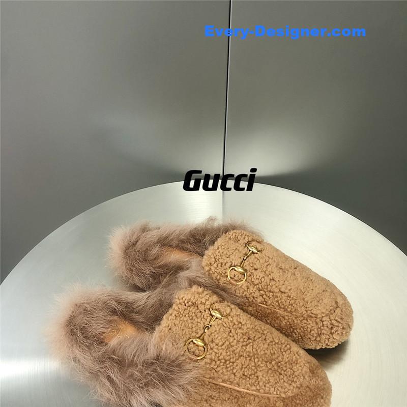 Gvc*1 fur slippers