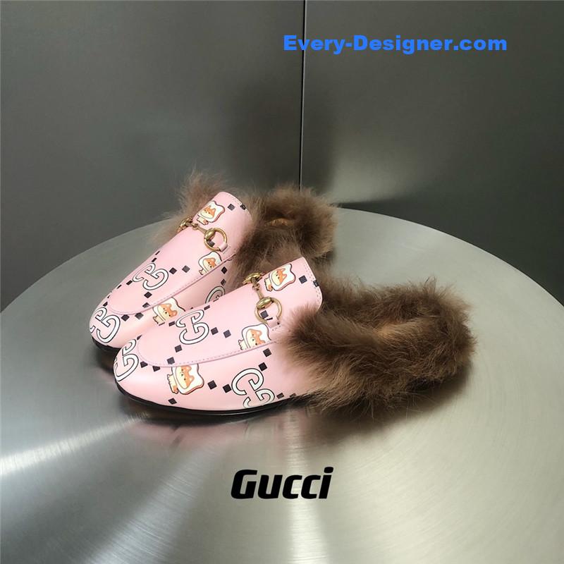 Gucci fur slippers