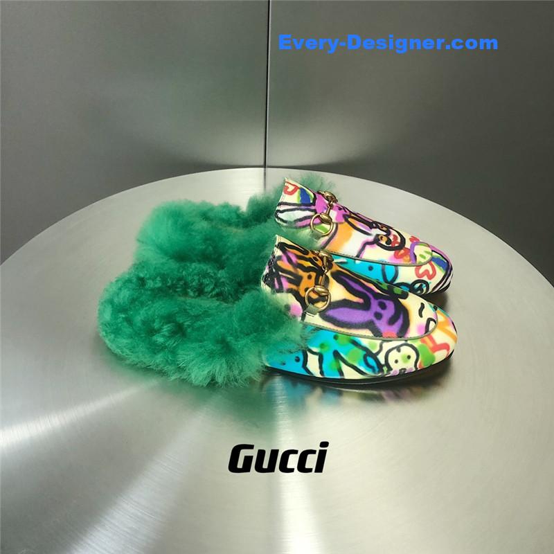 Gvc*1 fur slippers