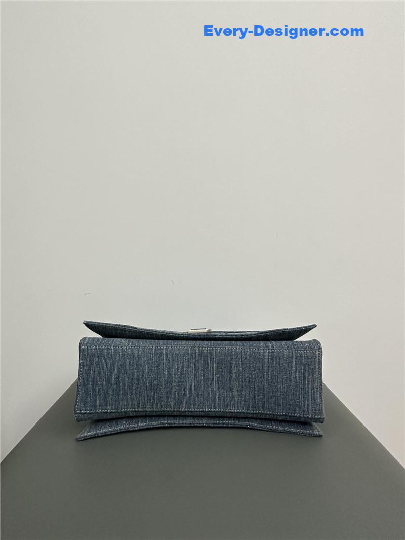 Ba1en*iaga crush medium chain bag