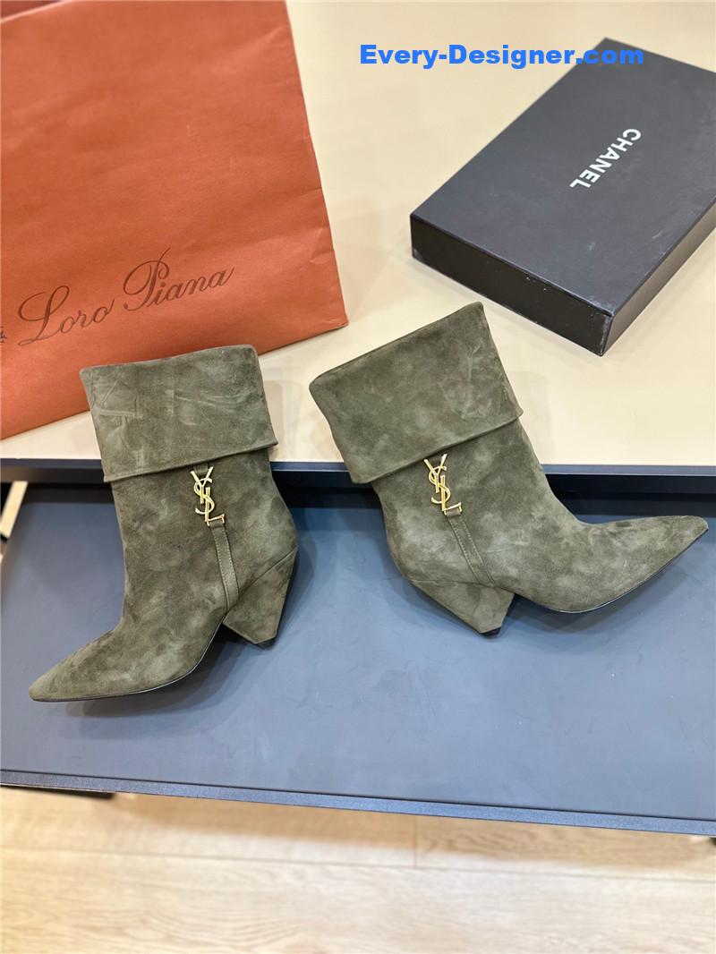 Y51 pointed toe suede ankle boots