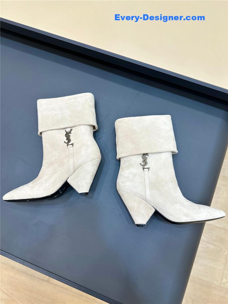 Y51 pointed toe suede ankle boots
