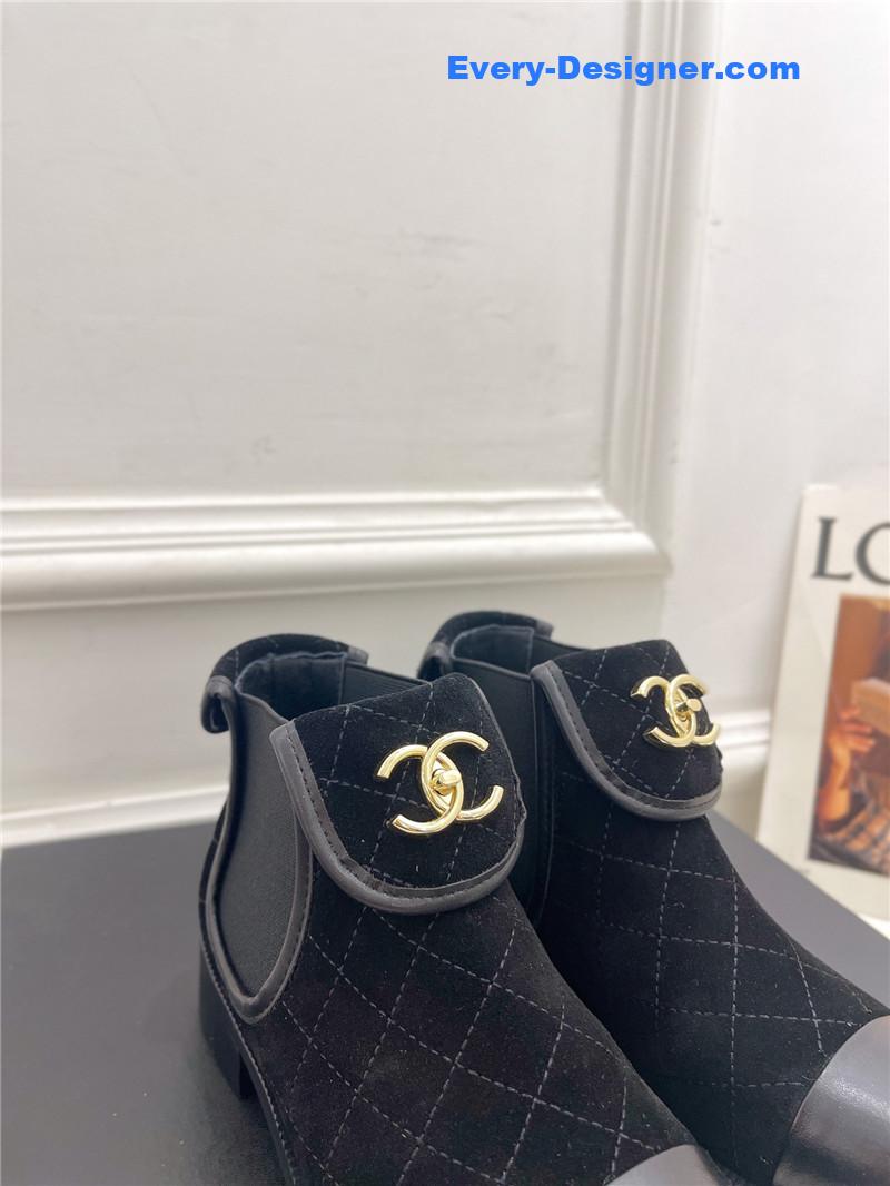 CC logo rhombus short boots