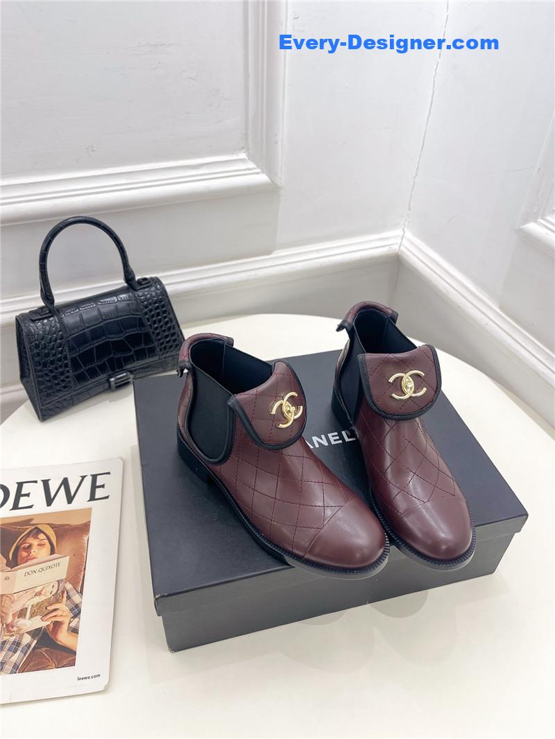 CC logo rhombus short boots