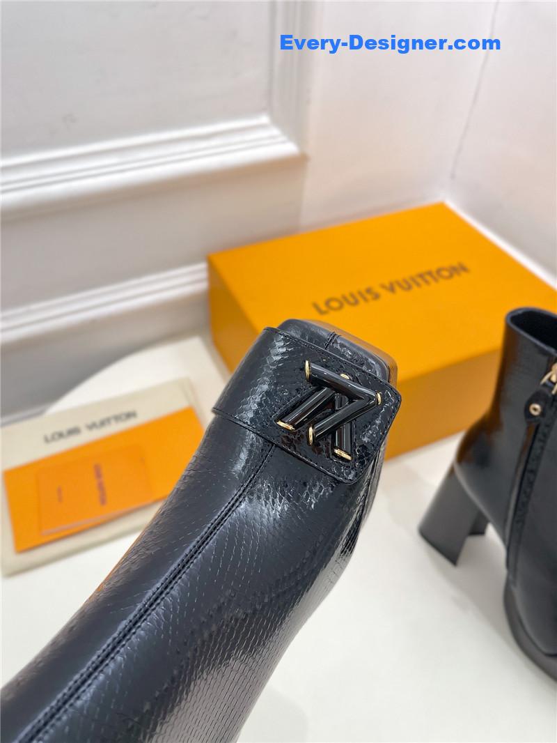 l0vis Vvtt0n lv v-shaped square heel platform boots