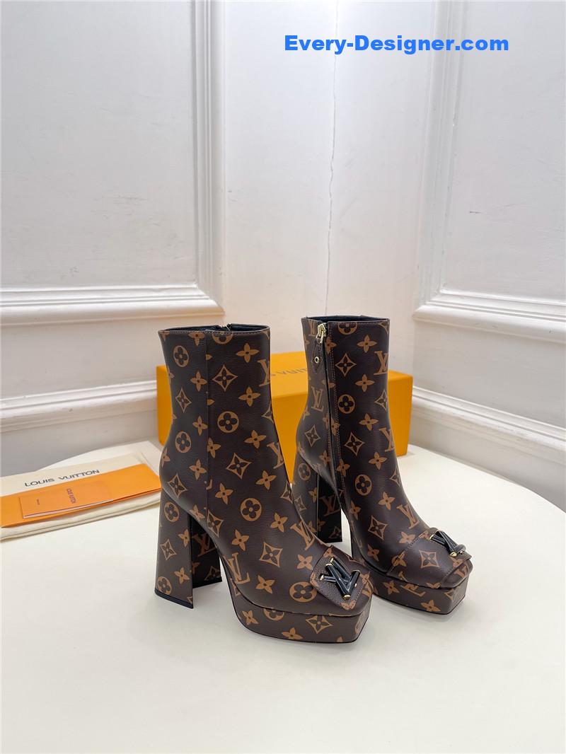 l0vis Vvtt0n lv v-shaped square heel platform boots