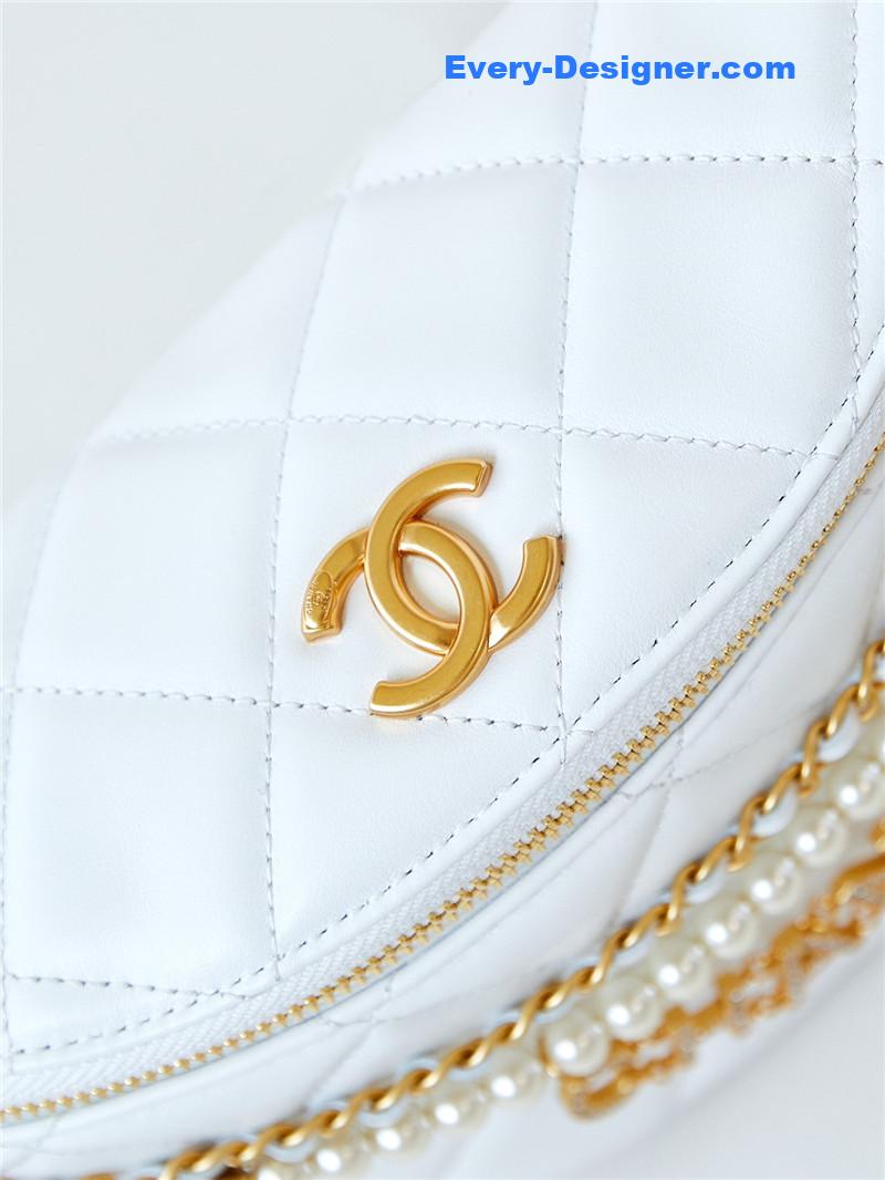 Ch**el pearl chain waist bag