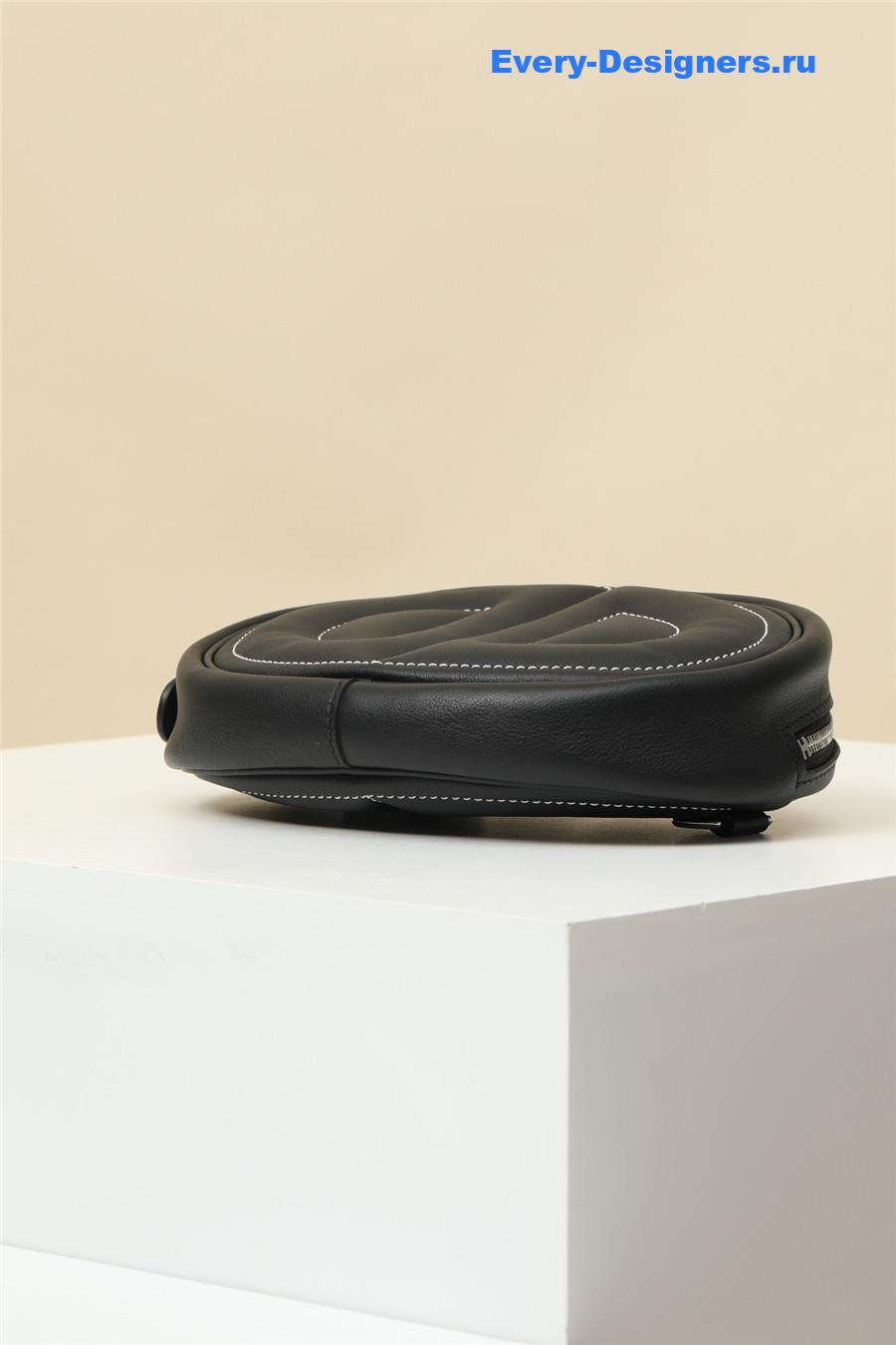 H**me5 in the loop belt bag