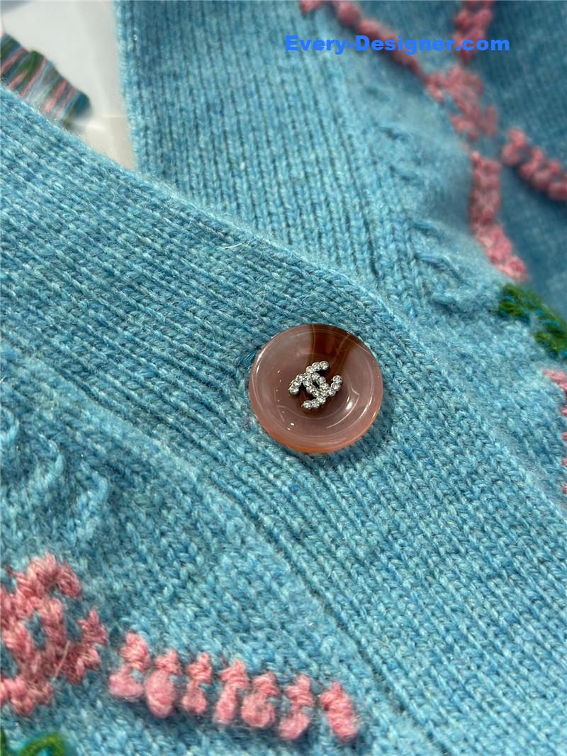 Ch**el colorblock embroidered knitted v-neck vest