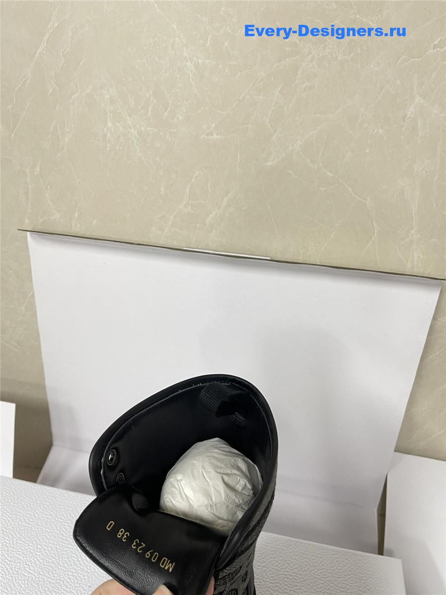 D10r d-major ankle boot