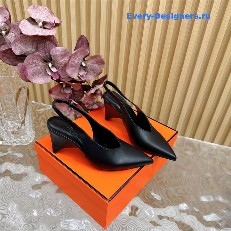 H**me5 calfskin high pointed slingbacks in black