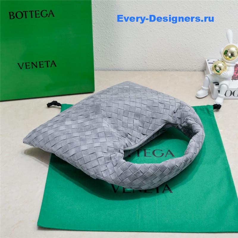 b0tt*ga Ven*ta nubuck leather hop bag