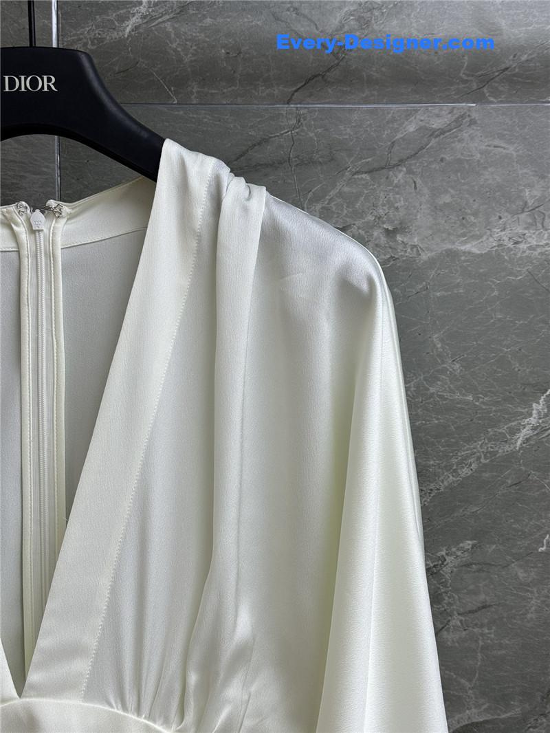 D10r v-neck waist dress