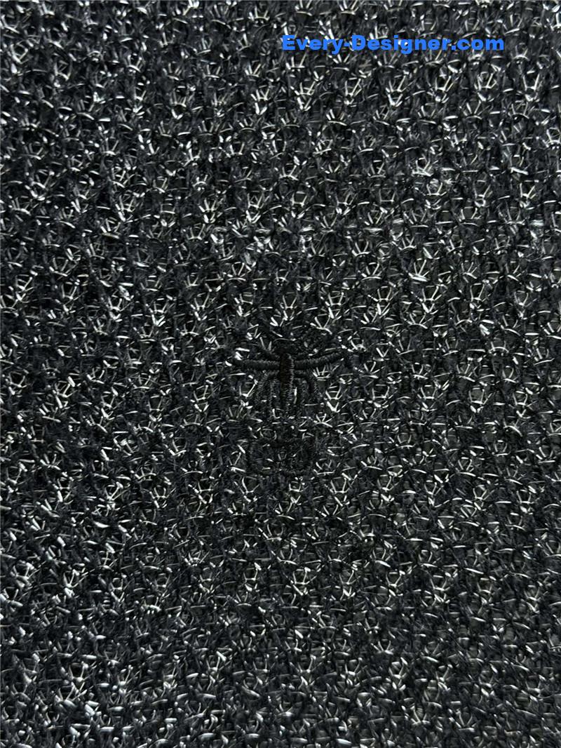 D10r cd bee embroidered hollow bottoming shirt