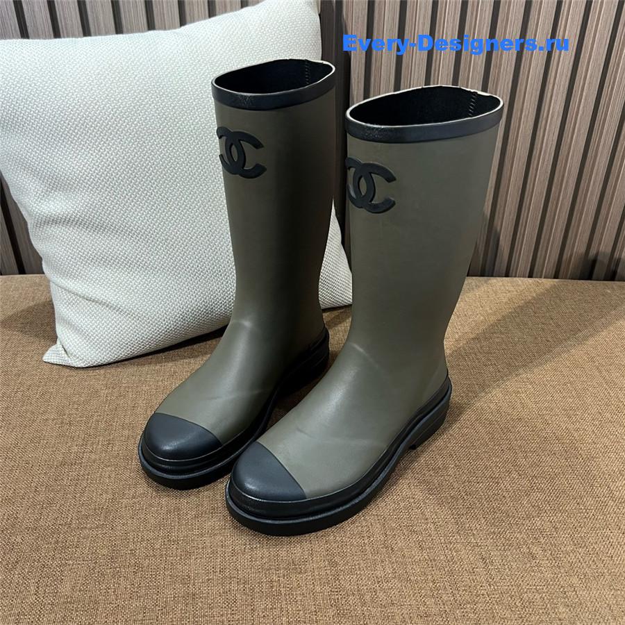 Ch**el green rubber rain boots