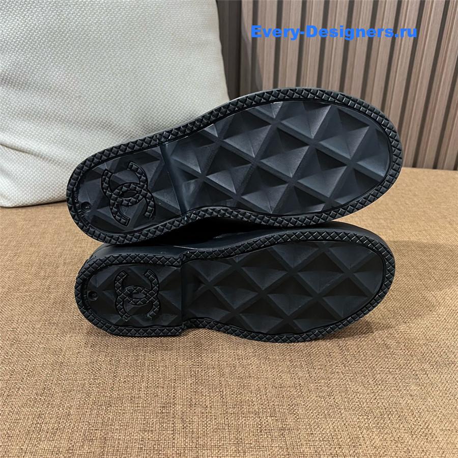 Ch**el green rubber rain boots