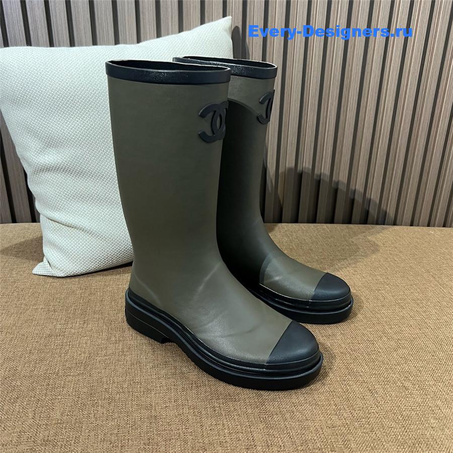 Ch**el green rubber rain boots