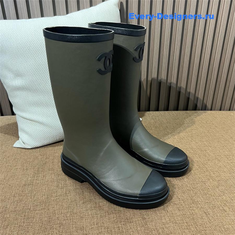 Ch**el green rubber rain boots
