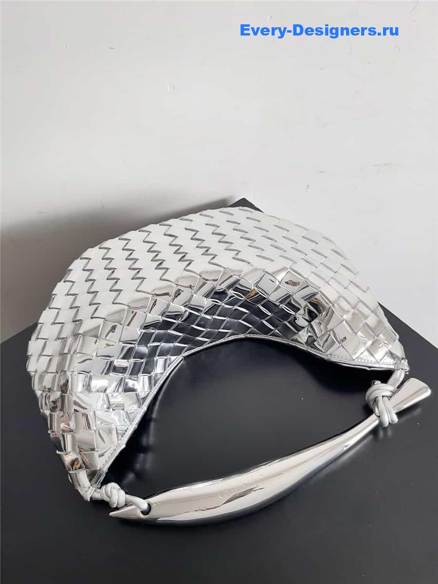 b0tt*ga Ven*ta silver medium sardine bag