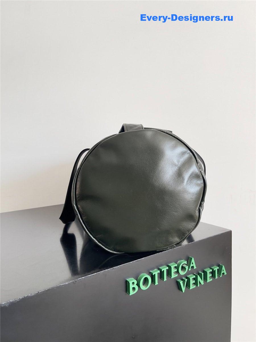 b0tt*ga Ven*ta leather travel bag