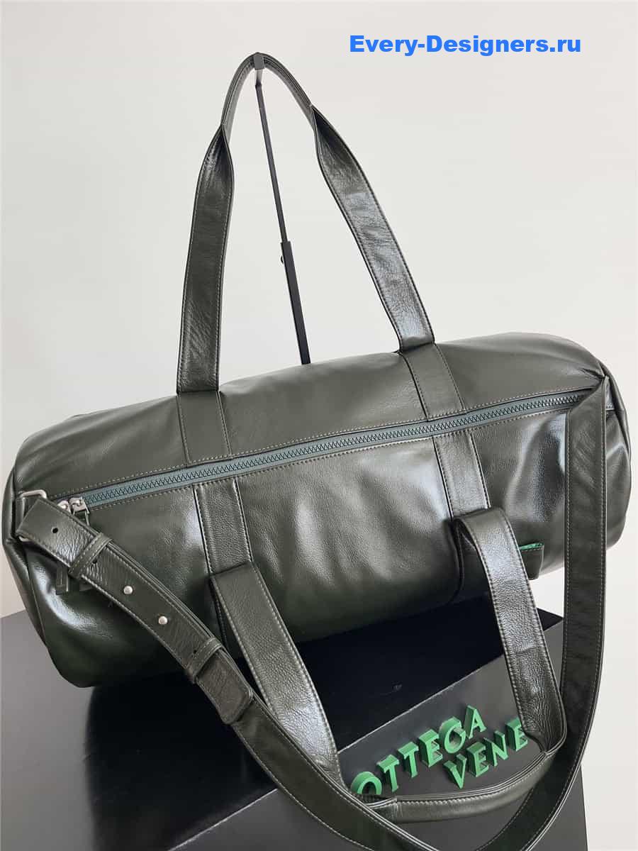 b0tt*ga Ven*ta leather travel bag