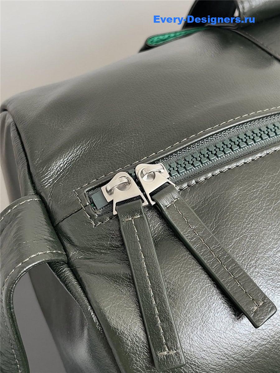 b0tt*ga Ven*ta leather travel bag