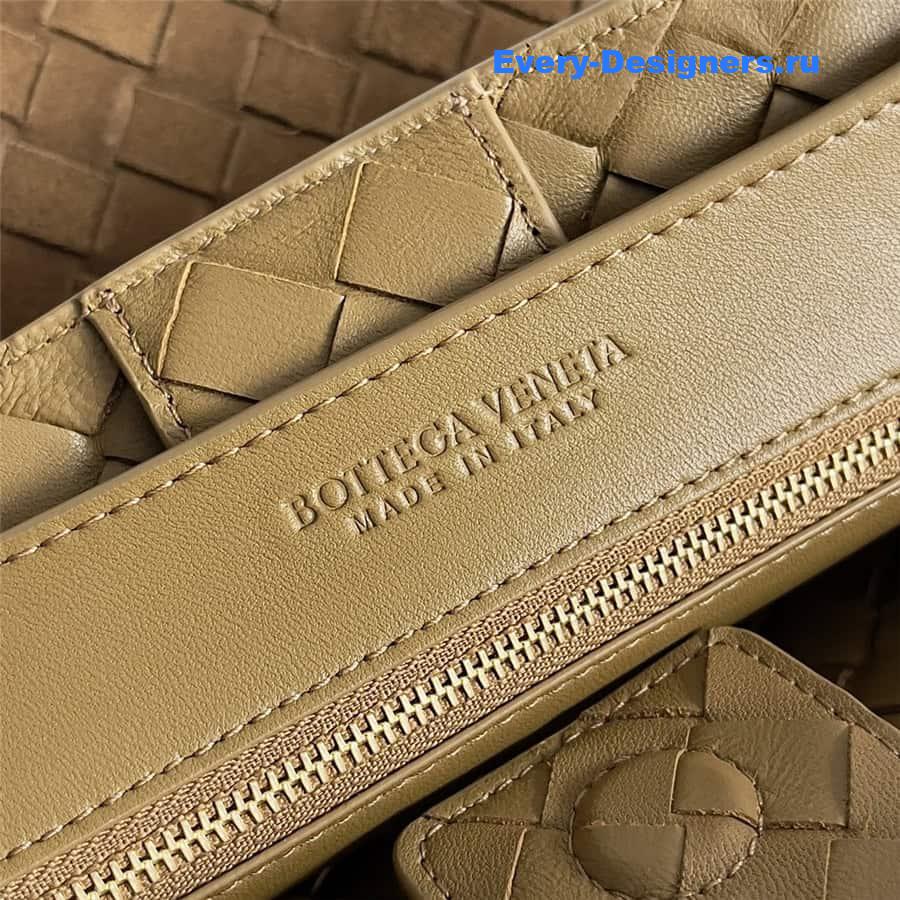 b0tt*ga Ven*ta andiamo medium suede bag