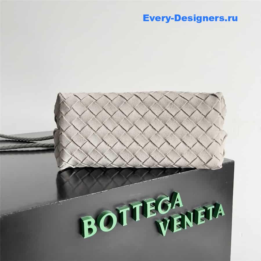 b0tt*ga Ven*ta andiamo small suede bag in gray