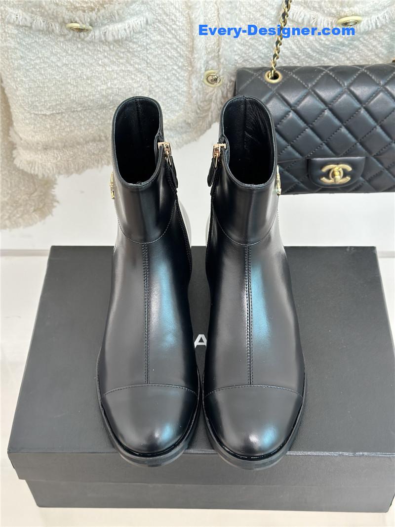 CC logo CC buckle thick heel short boots