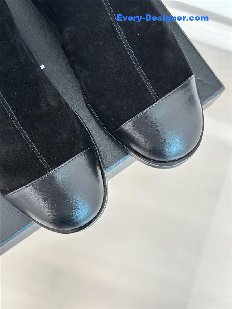 CC logo CC buckle thick heel short boots