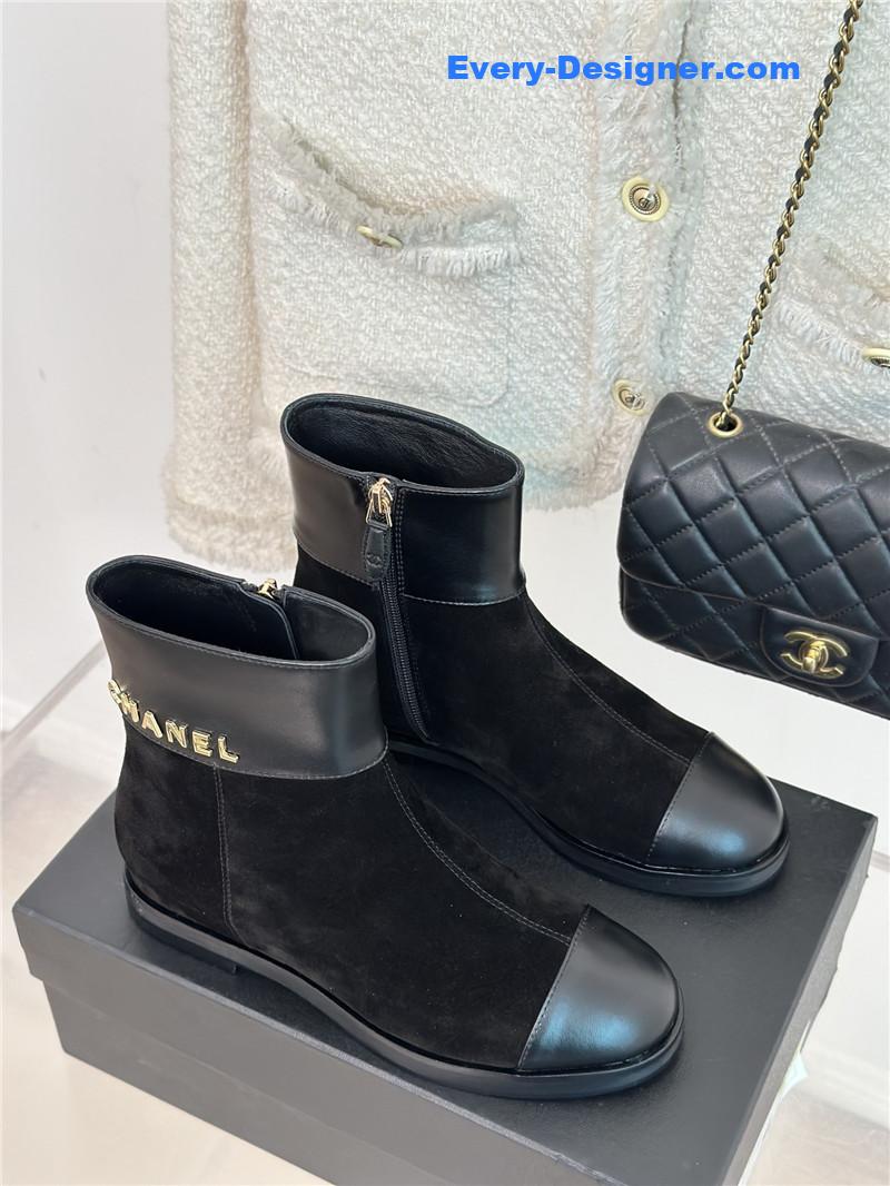 CC logo CC buckle thick heel short boots