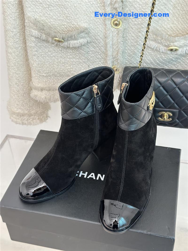 CC logo CC buckle thick heel short boots