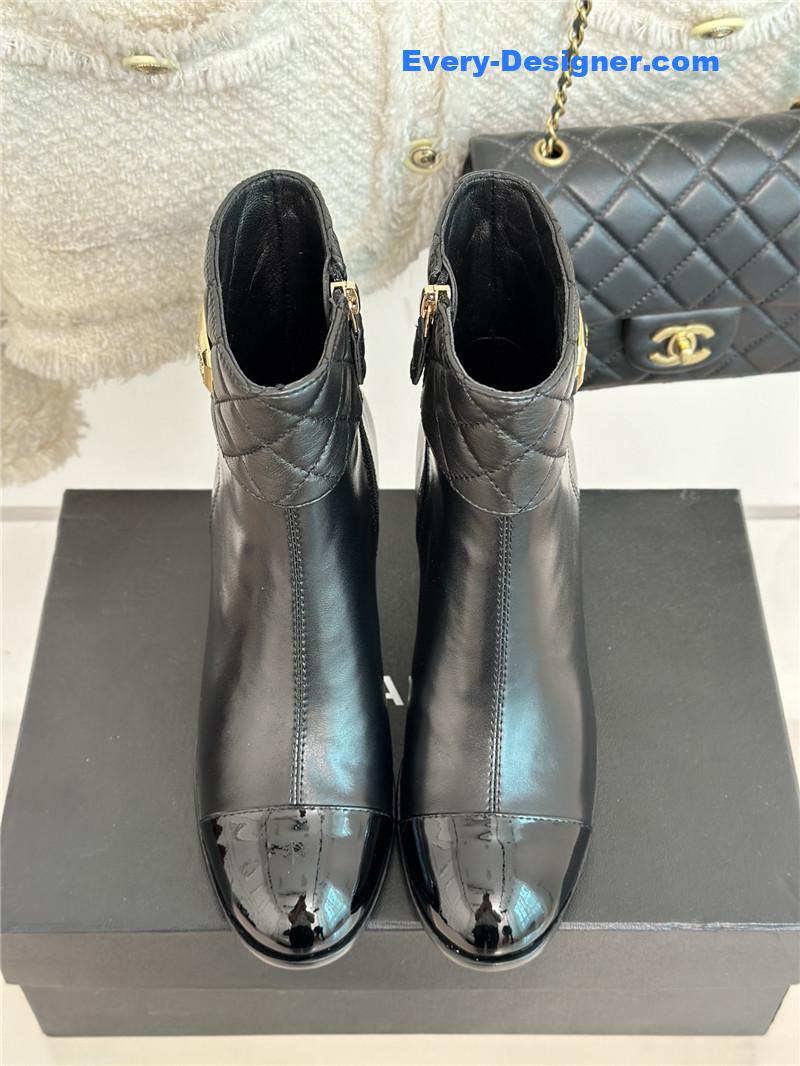 CC logo CC buckle thick heel short boots