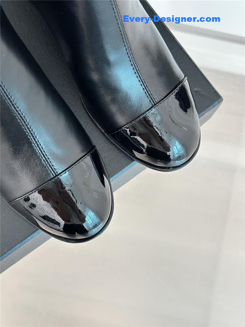 CC logo CC buckle thick heel short boots