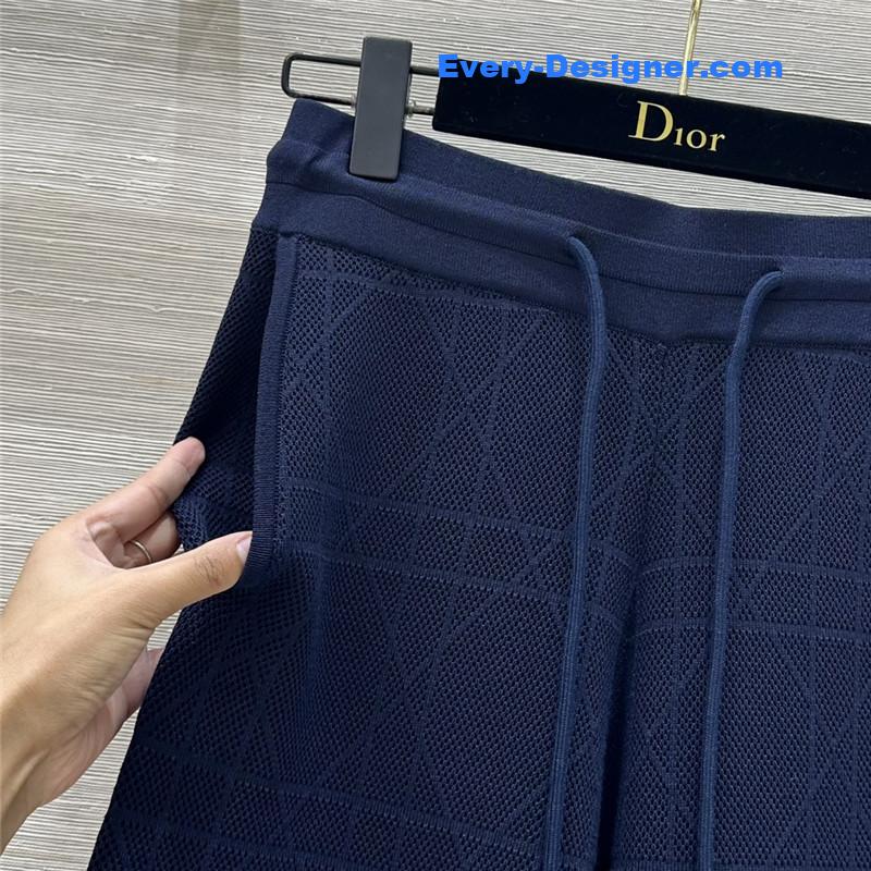 D10r check bee embroidered knitted suit