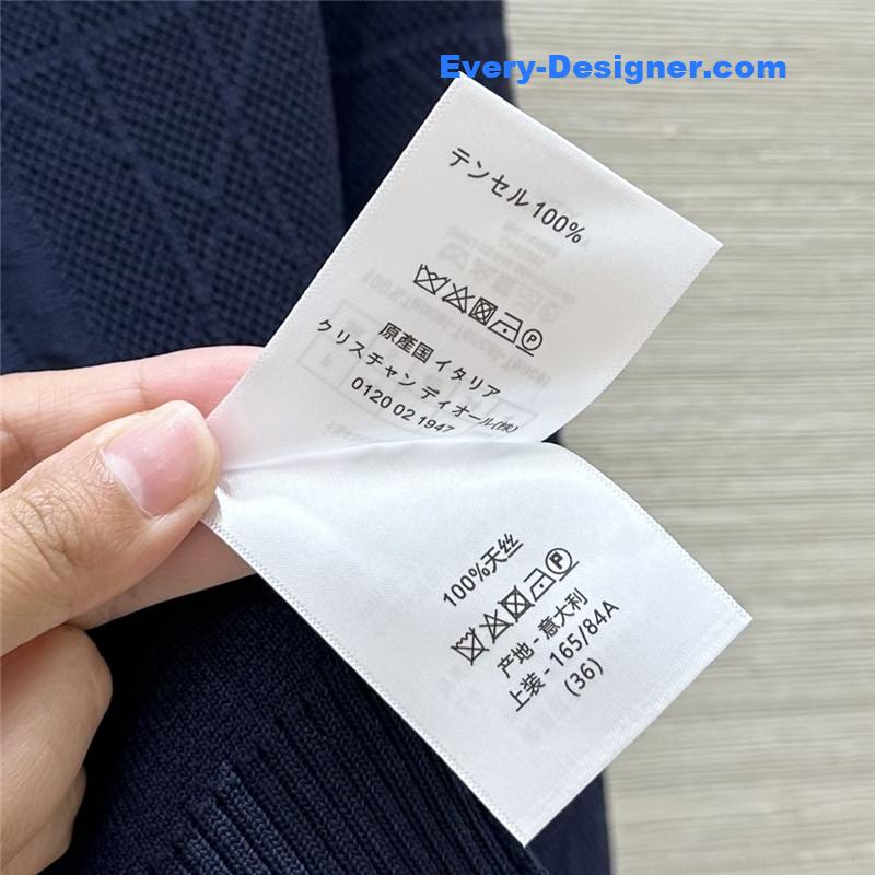 D10r check bee embroidered knitted suit