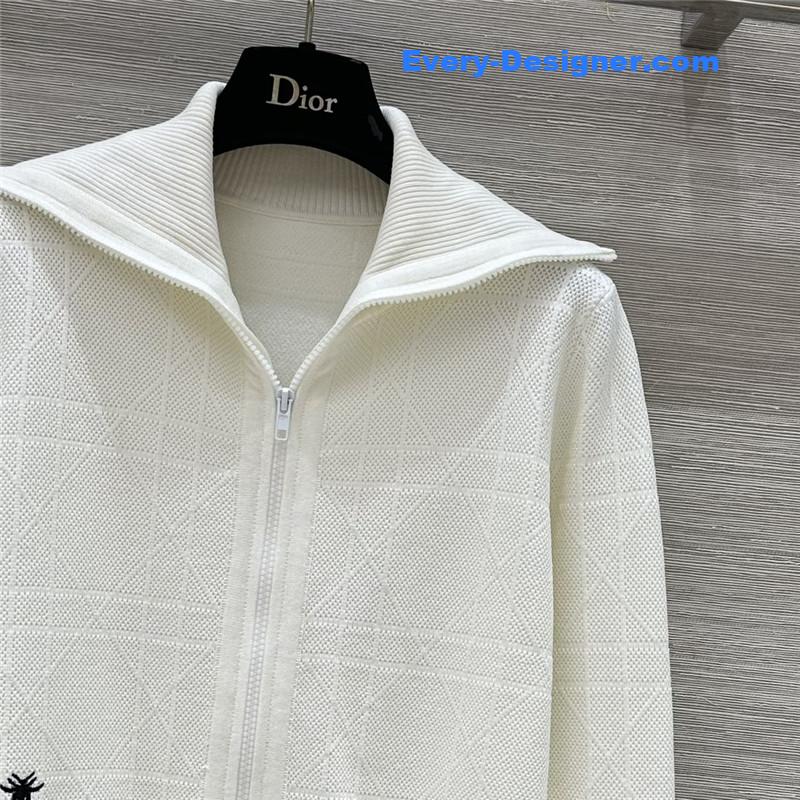 D10r check bee embroidered knitted suit