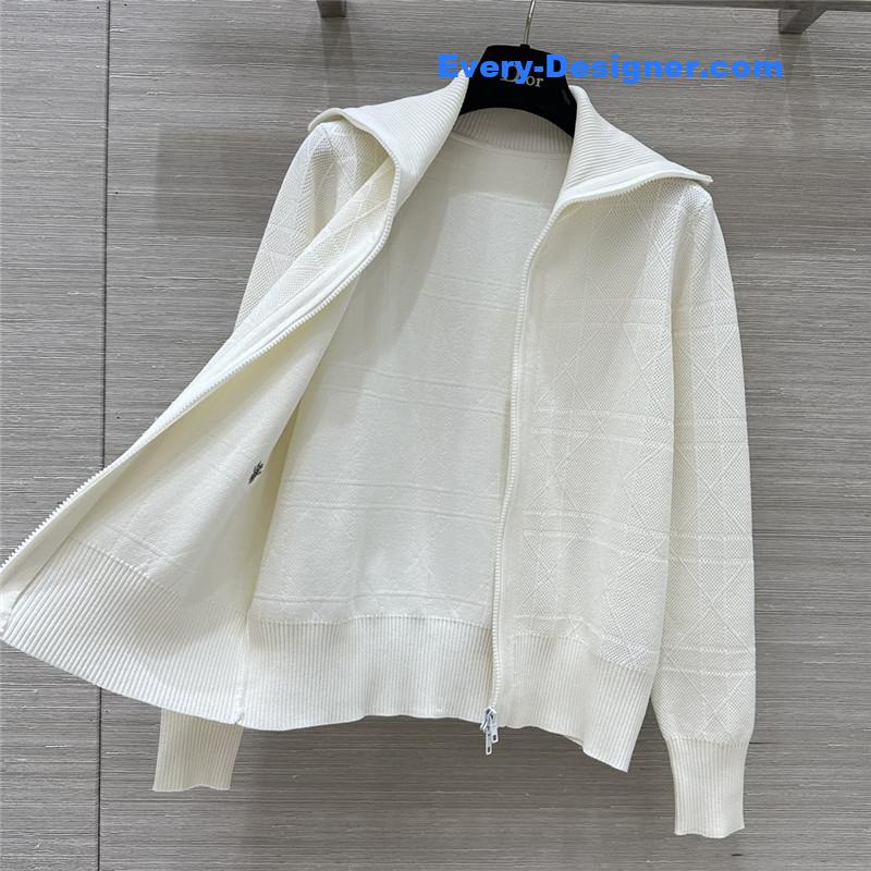 D10r check bee embroidered knitted suit