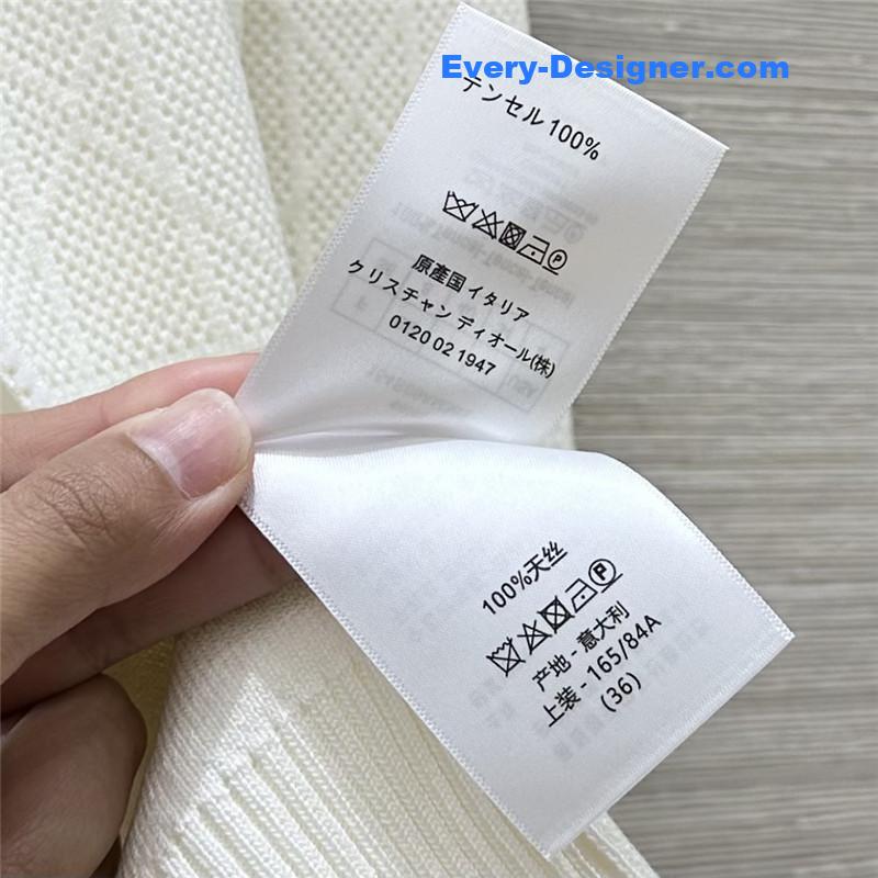 D10r check bee embroidered knitted suit