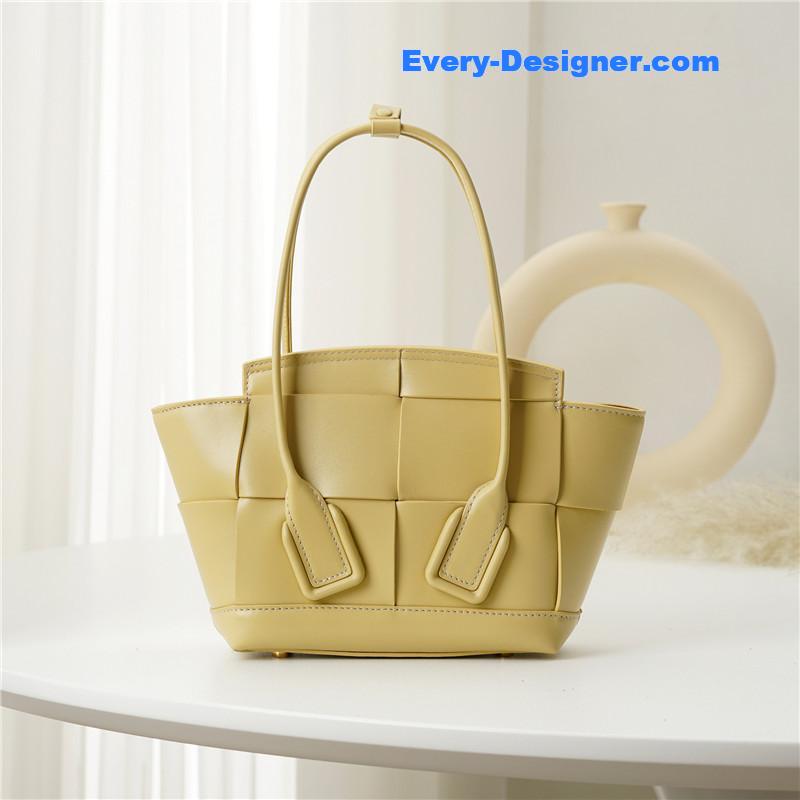 bottega veneta arco mini leather bag