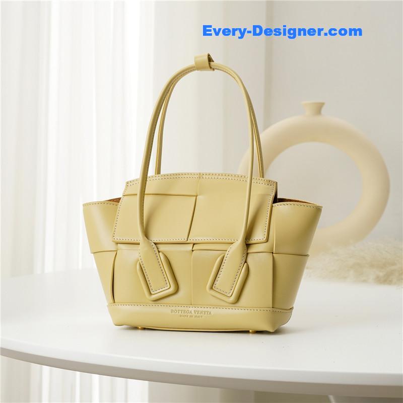 bottega veneta arco mini leather bag