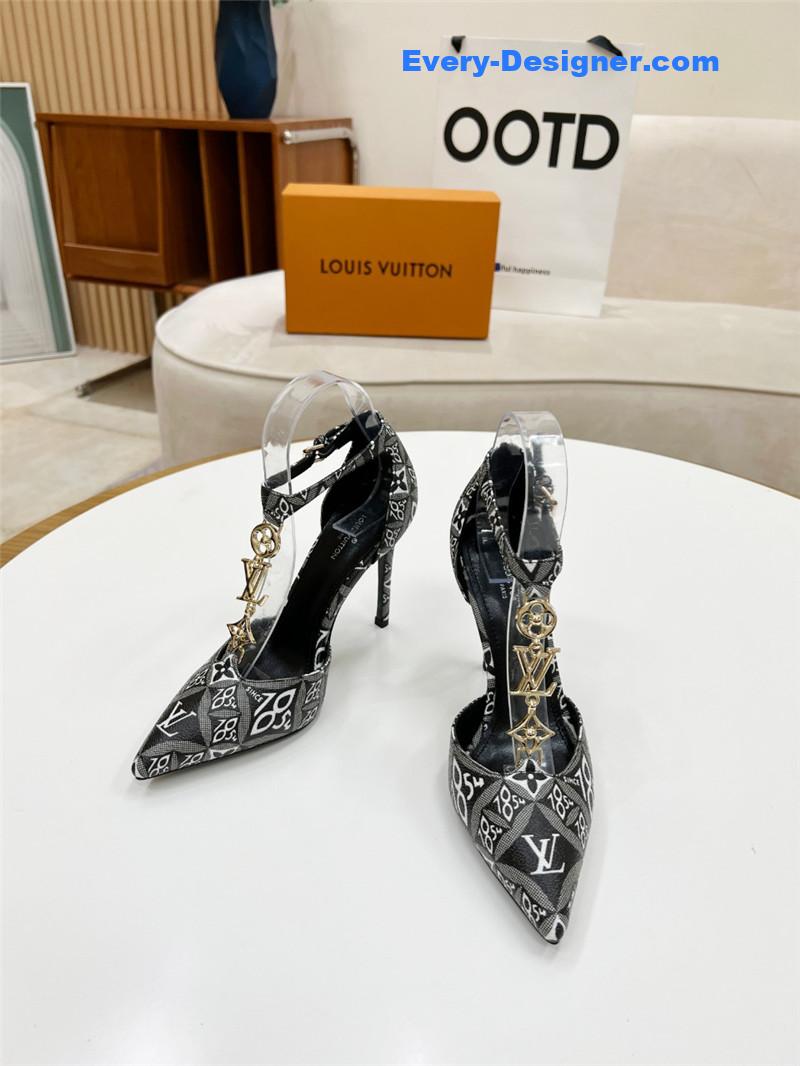 l0vis Vvtt0n lv metal chain high heels