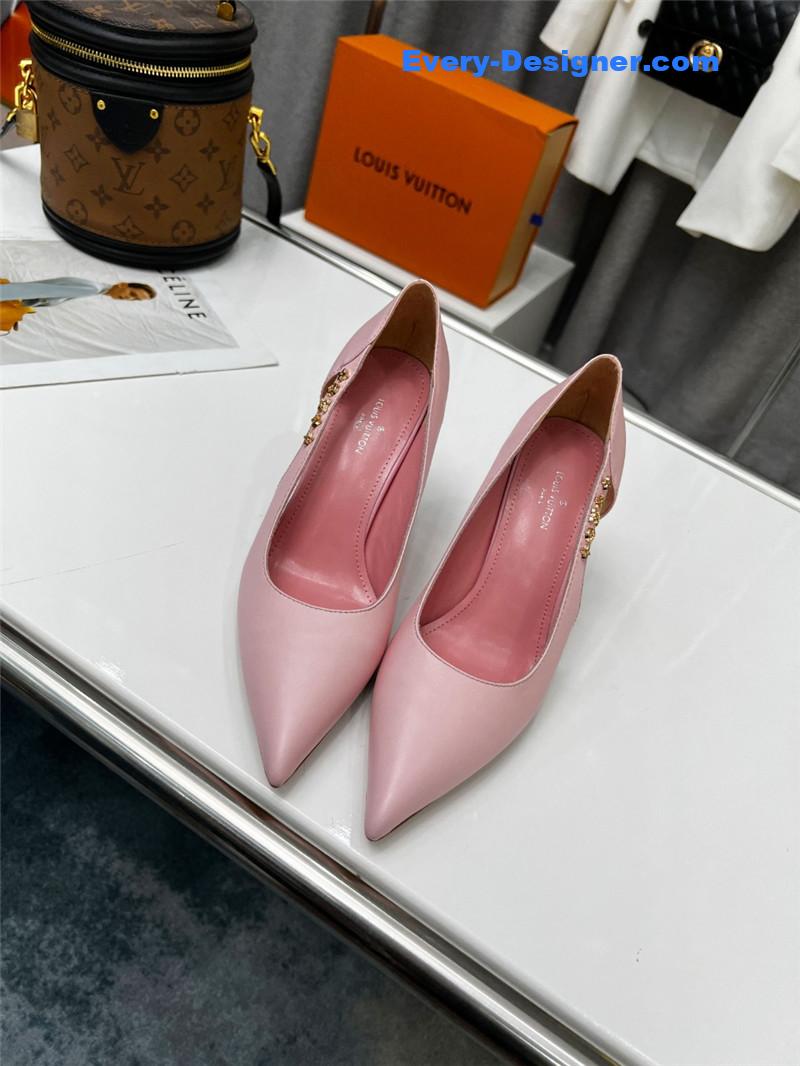 l0vis Vvtt0n lv metal buckle high heels