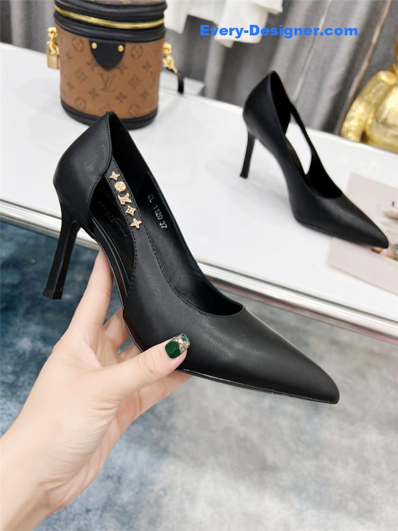 l0vis Vvtt0n lv metal buckle high heels