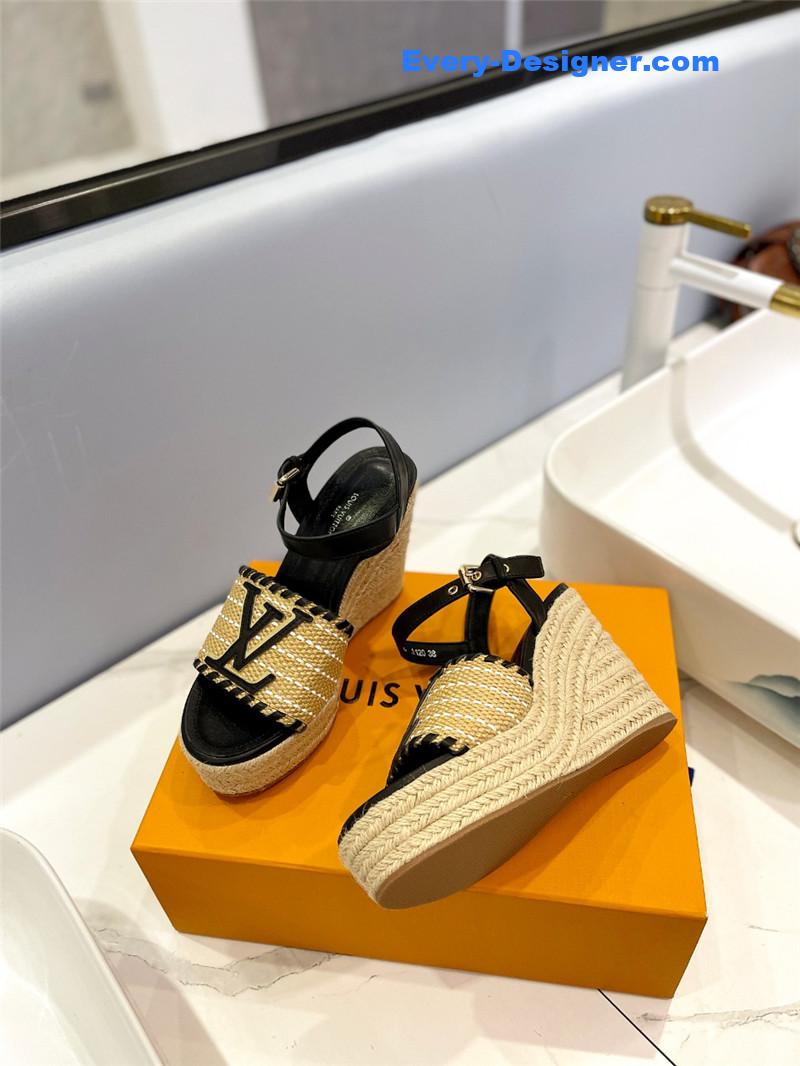 l0vis Vvtt0n lv latest catwalk platform sandals