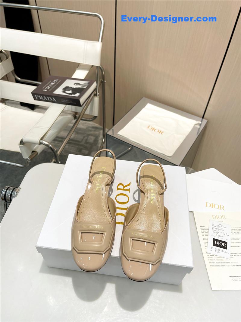 D10r hollow strappy sandals